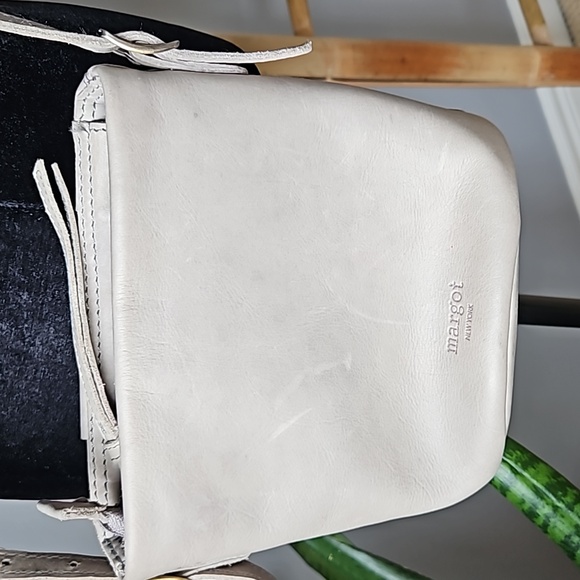 margot New York Leather Bucket Crossbody with Basket Weave - Picture 5 of 7